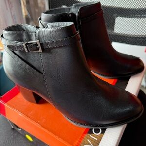 Vionic Upright Upton Black Ankle Boots. Leather. Suze 8 NWT